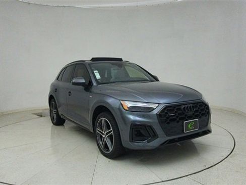 Used 2024 Audi Q5 e Prestige w/ Prestige Package image 70