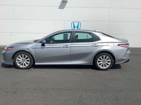 Used 2020 Toyota Camry LE w/ Carpet Mat Package FWD image 2