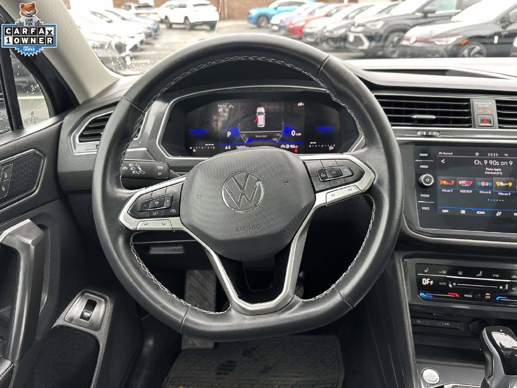 Used 2024 Volkswagen Tiguan SE AWD/4WD image 13