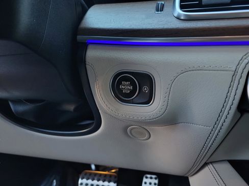 Certified 2025 Mercedes-Benz GLS 580 4MATIC image 19