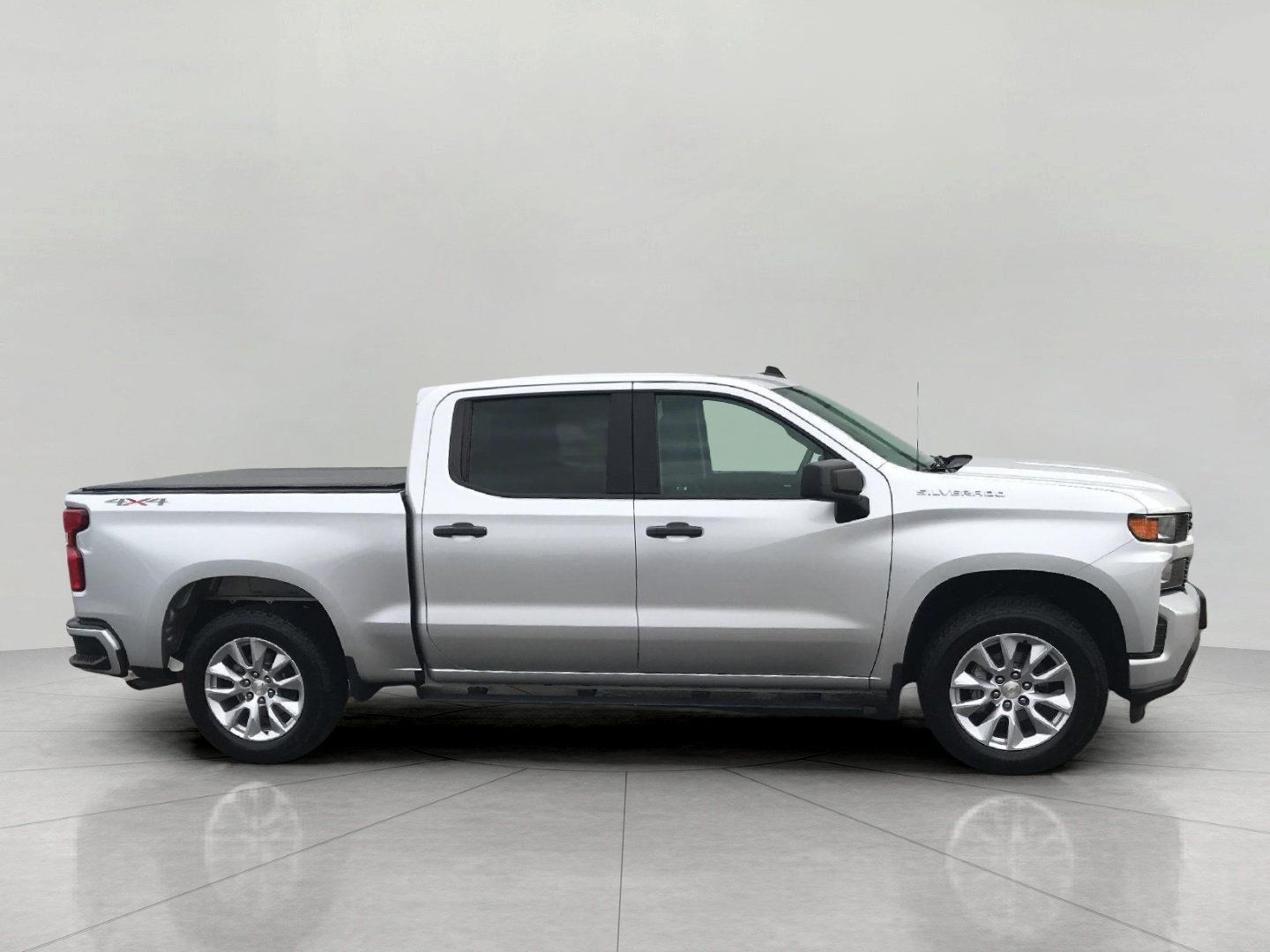 Used 2020 Chevrolet Silverado 1500 Custom w/ Custom Convenience Package AWD/4WD image 9