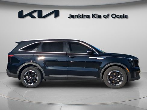 New 2026 Kia Sorento S w/ S Panoramic Sunroof Package image 6