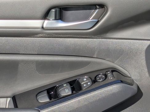 New 2025 Nissan Altima 2.5 SR w/ SR Premium Package FWD image 12