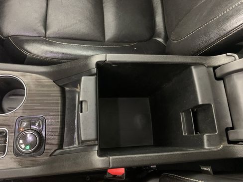 Used 2017 GMC Acadia SLT image 29