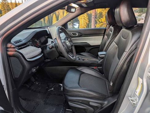 Used 2024 Jeep Compass Latitude AWD/4WD image 14
