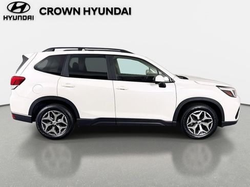 Used 2019 Subaru Forester Premium AWD/4WD image 5
