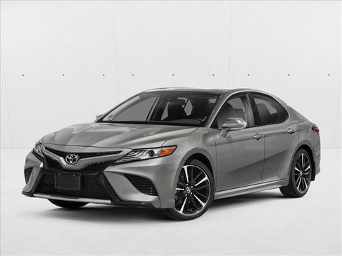Used 2019 Toyota Camry XSE image 1