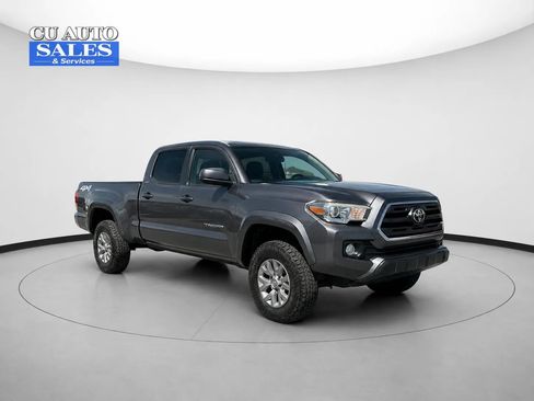 Used 2018 Toyota Tacoma SR5 AWD/4WD image 1