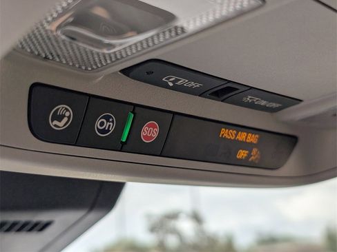 Used 2024 GMC Terrain SLE image 23