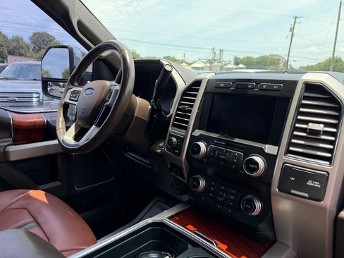 Used 2020 Ford F250 King Ranch w/ King Ranch Ultimate Package AWD/4WD image 14