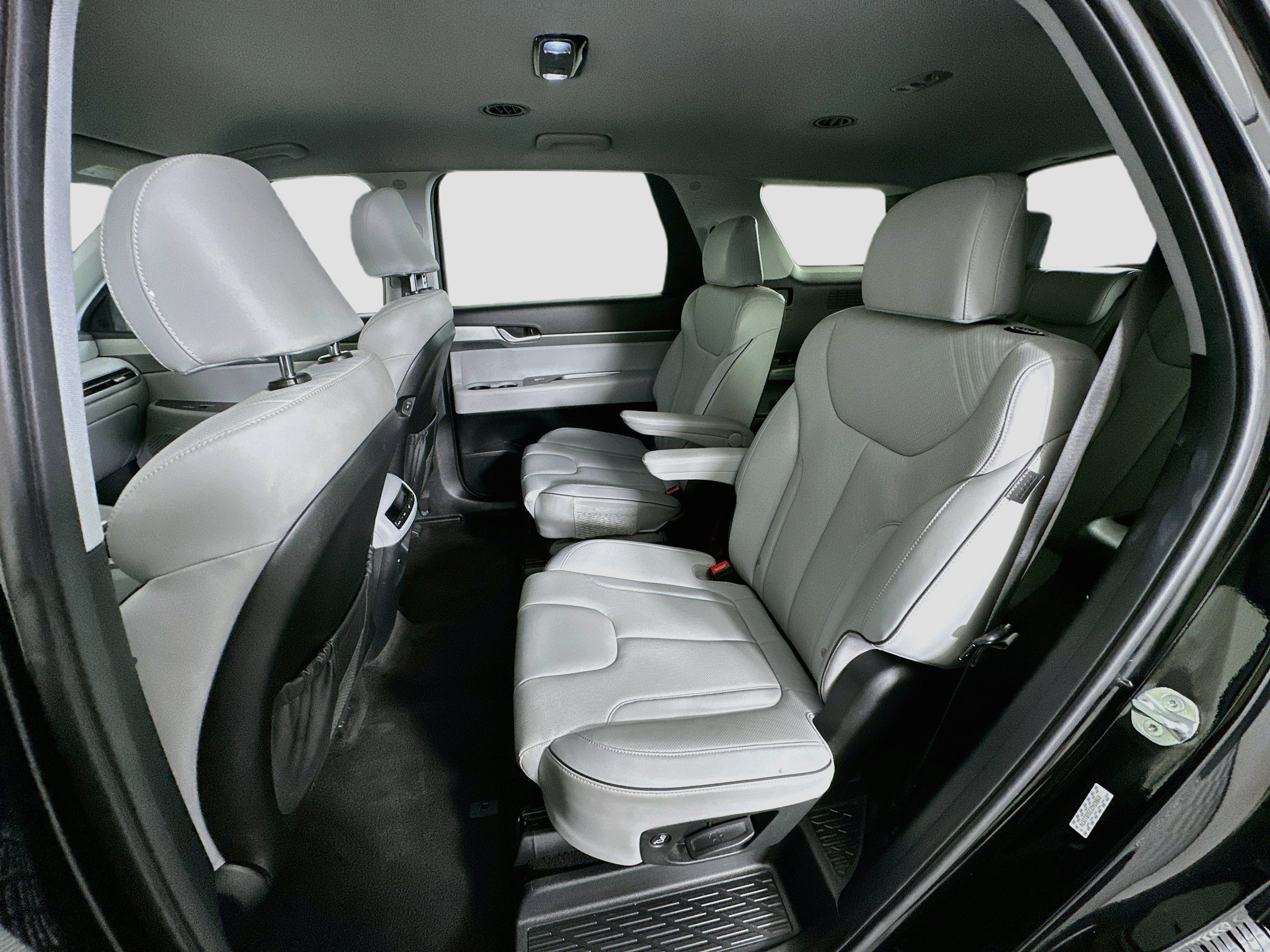 Used 2025 Hyundai Palisade SEL FWD image 29