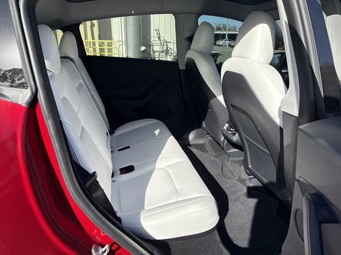 Used 2024 Tesla Model Y Long Range image 16