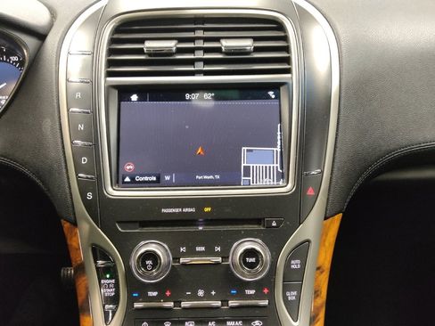 Used 2016 Lincoln MKX Reserve w/ Climate Package image 25