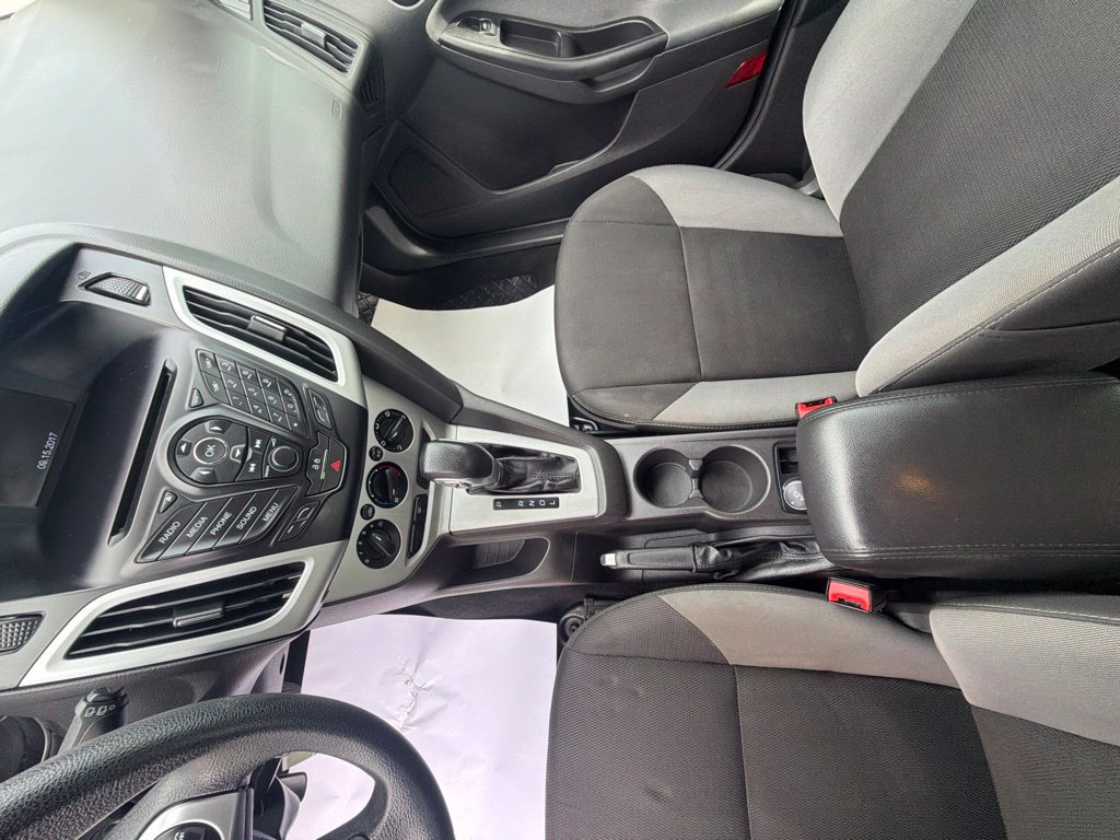 Used 2014 Ford Focus SE FWD image 25