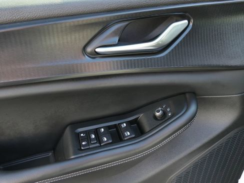 Used 2024 Jeep Grand Cherokee Laredo X image 11