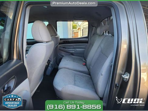 Used 2014 Toyota Tacoma PreRunner image 10