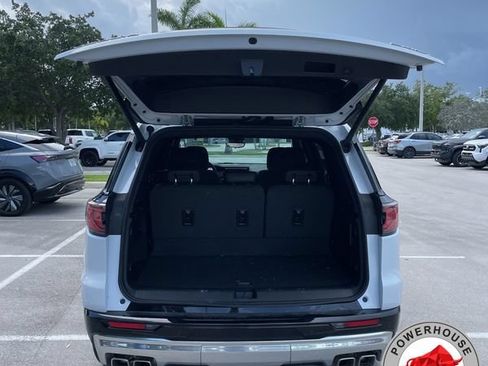 Used 2026 GMC Acadia Denali w/ Super Cruise Package FWD image 18