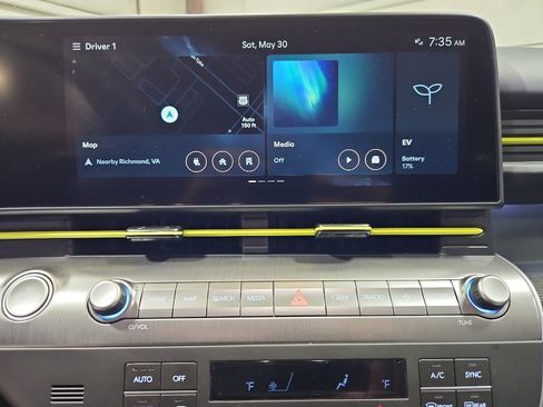Used 2024 Hyundai Kona Limited FWD image 10