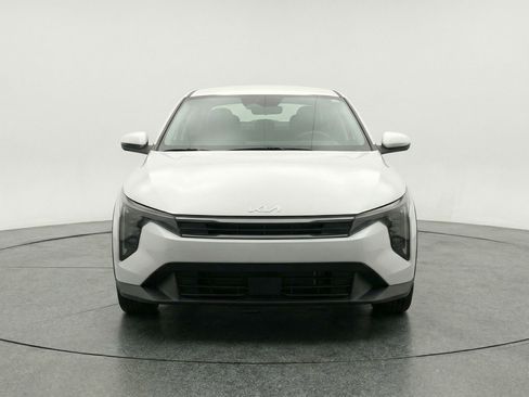 Used 2025 Kia K4 LXS image 2