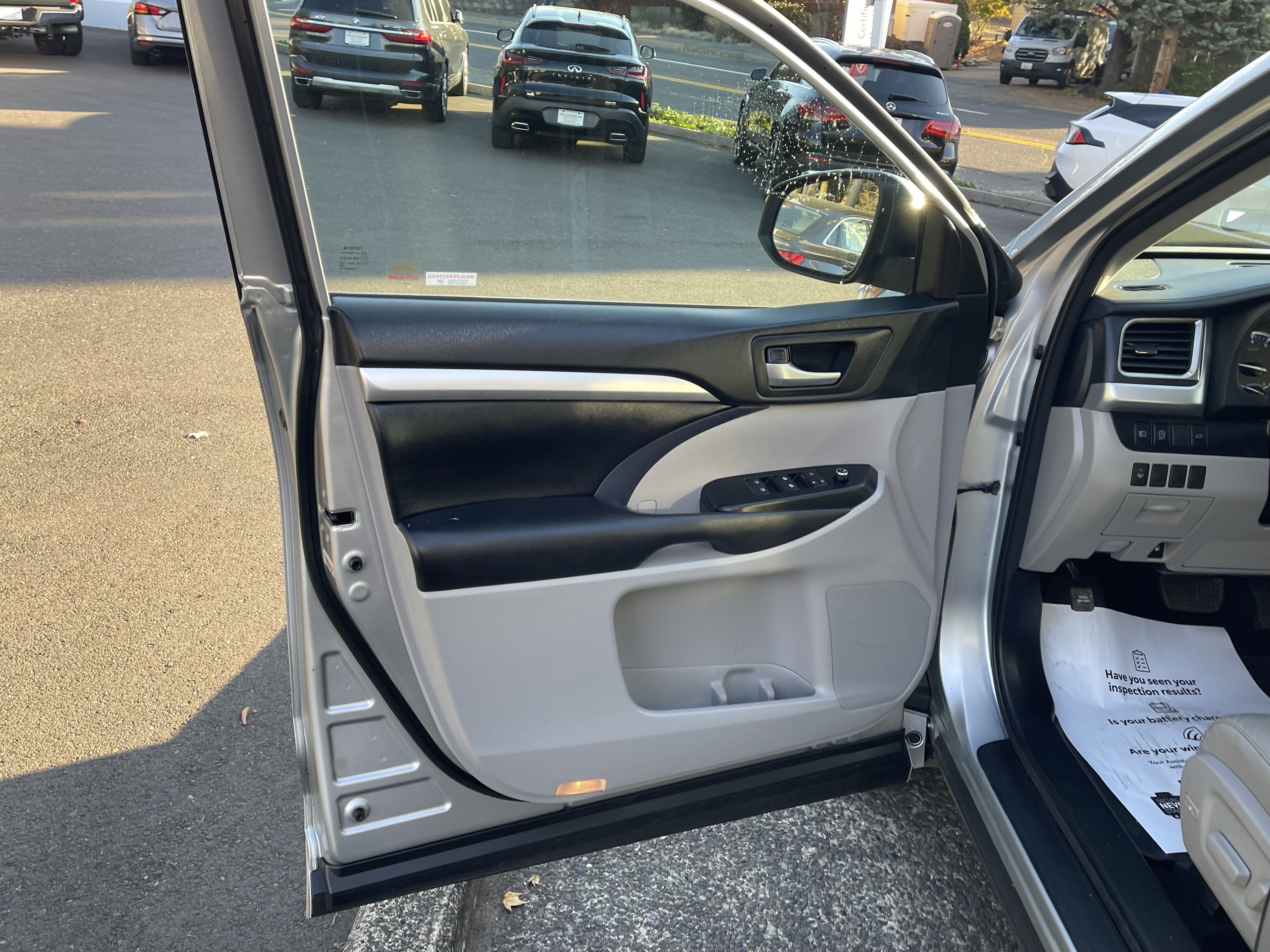 Certified 2018 Toyota Highlander XLE AWD/4WD image 17