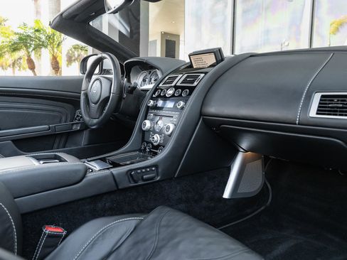 Used 2010 Aston Martin DBS Volante image 2