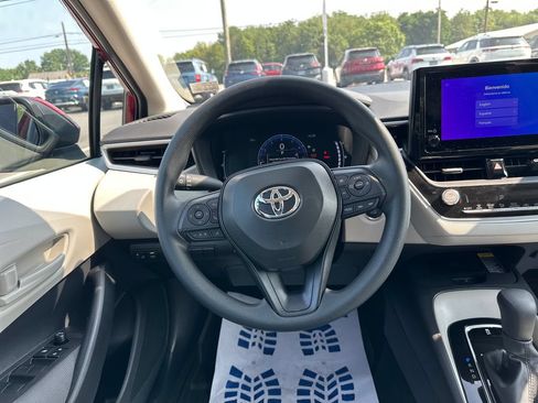 Used 2026 Toyota Corolla LE w/ LE Premium Package FWD image 19