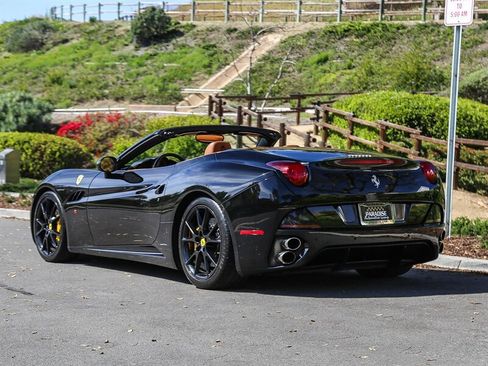 Used 2010 Ferrari California RWD image 4
