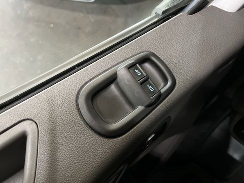 Used 2025 Ford Transit 250 148 Medium Roof image 15