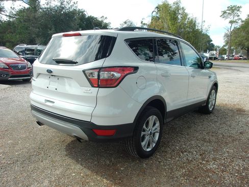 Used 2018 Ford Escape SE FWD image 6