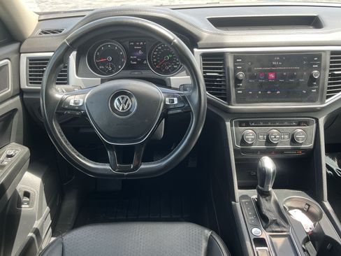 Used 2019 Volkswagen Atlas SE w/ Panoramic Sunroof Package FWD image 17