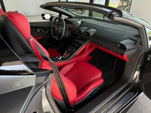 Used 2016 Lamborghini Huracan LP 610-4 AWD/4WD image 29
