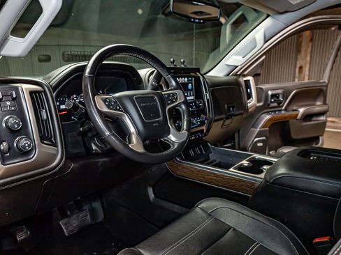 Used 2018 GMC Sierra 2500 Denali w/ Duramax Plus Package image 12