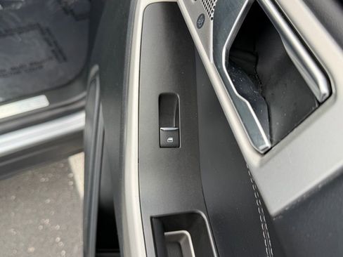 Used 2022 Ford Explorer Limited w/ Equipment Group 301A image 29