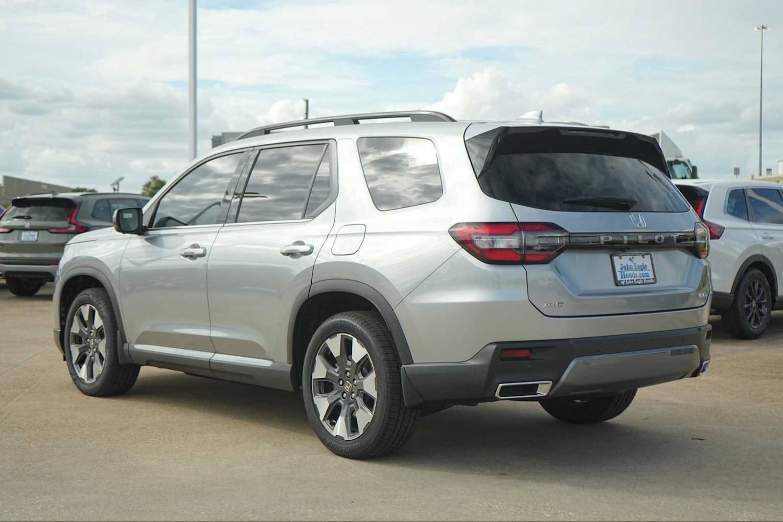 New 2026 Honda Pilot Elite image 4