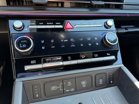 Certified 2025 Hyundai Santa Fe Calligraphy image 20