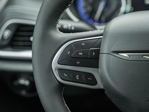 New 2027 Chrysler Pacifica Select FWD image 35