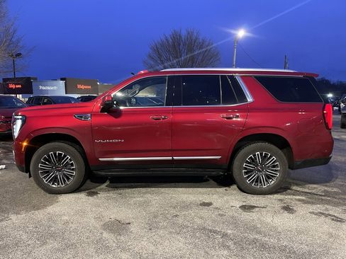 Used 2025 GMC Yukon Elevation w/ LPO, Floor Liner Package image 8