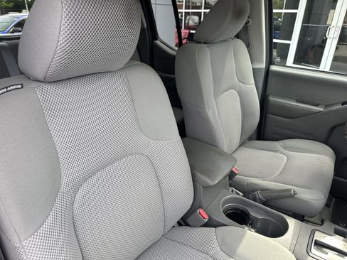 Used 2017 Nissan Frontier SV w/ SV Value Truck Package AWD/4WD image 26