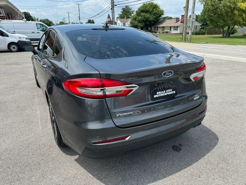 Used 2020 Ford Fusion SE FWD image 11