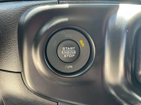 Used 2022 Jeep Wrangler Unlimited Sport AWD/4WD image 7
