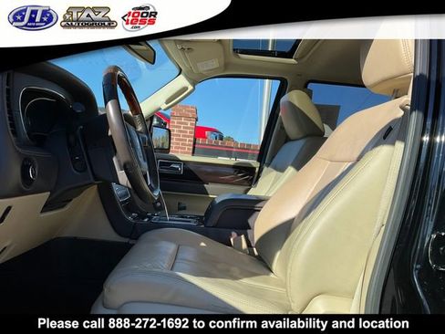 Used 2017 Lincoln Navigator Reserve image 10