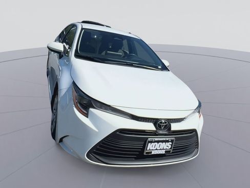 Used 2023 Toyota Corolla LE image 4