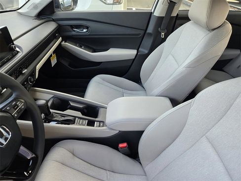 New 2025 Honda Accord SE image 27