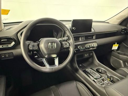 Used 2025 Honda Pilot EX-L image 39