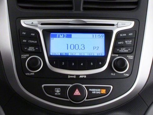 Used 2013 Hyundai Accent GLS w/ Premium Pkg image 13