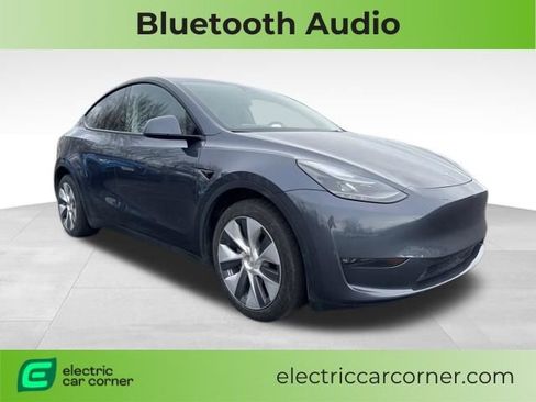 Used 2023 Tesla Model Y Long Range AWD/4WD image 1
