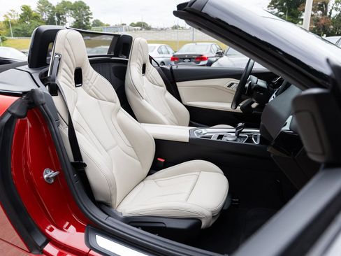 Used 2022 BMW Z4 sDrive30i w/ M Sport Package image 23