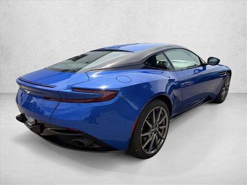 Used 2017 Aston Martin DB11 V12 RWD image 5