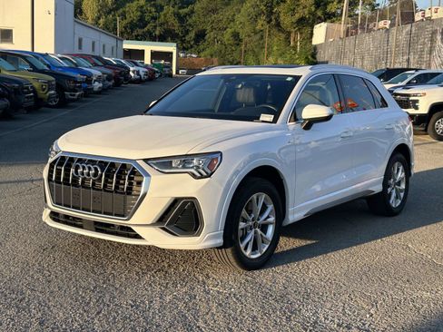 Used 2025 Audi Q3 2.0T Premium AWD/4WD image 3