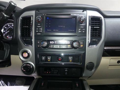 Used 2017 Nissan Titan SV AWD/4WD image 36